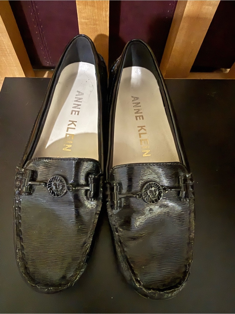 Anne Klein iFlex Hadler Black Loafers Lion Hardware - Size 8